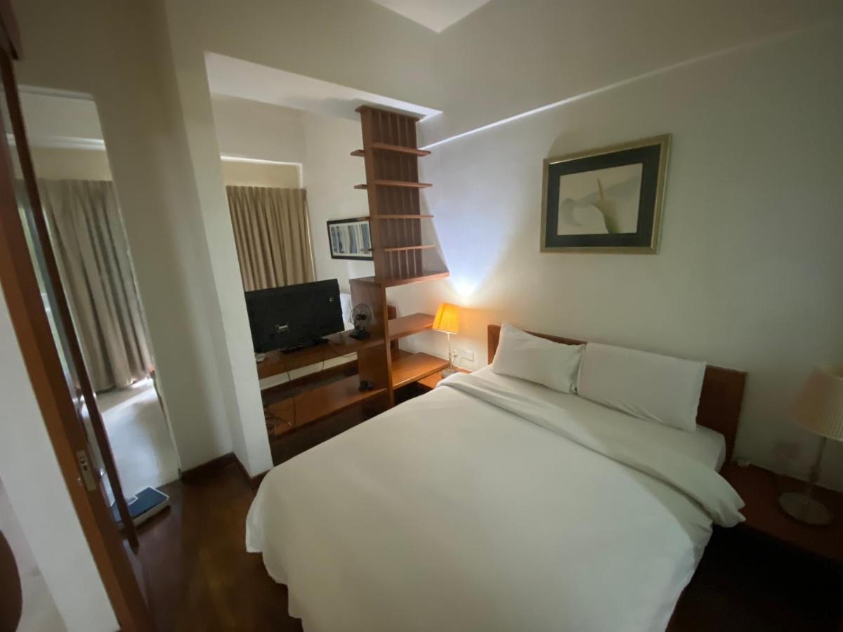 Peninsula Residences Apartemen *