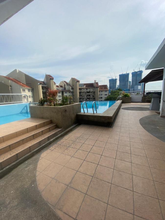 Peninsula Residences Apartemen *