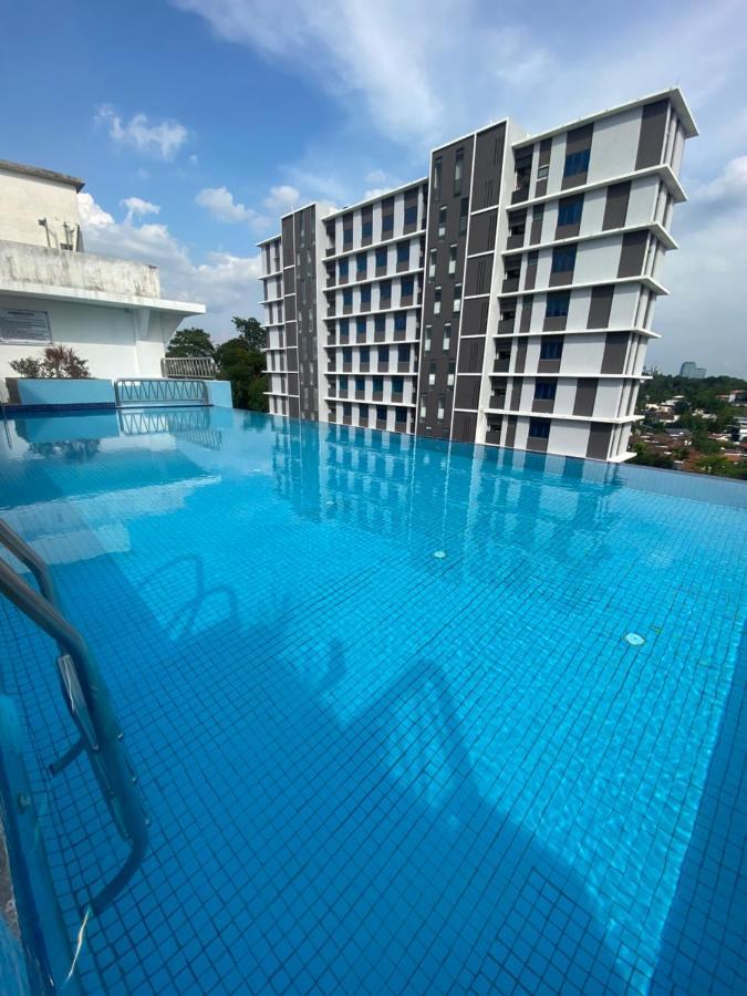 Apartemen Peninsula Residences