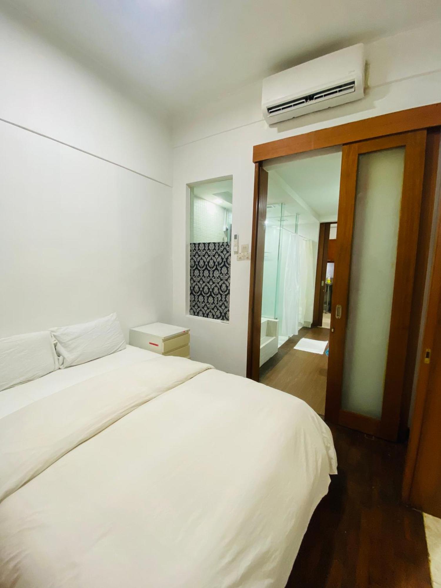 Peninsula Residences *