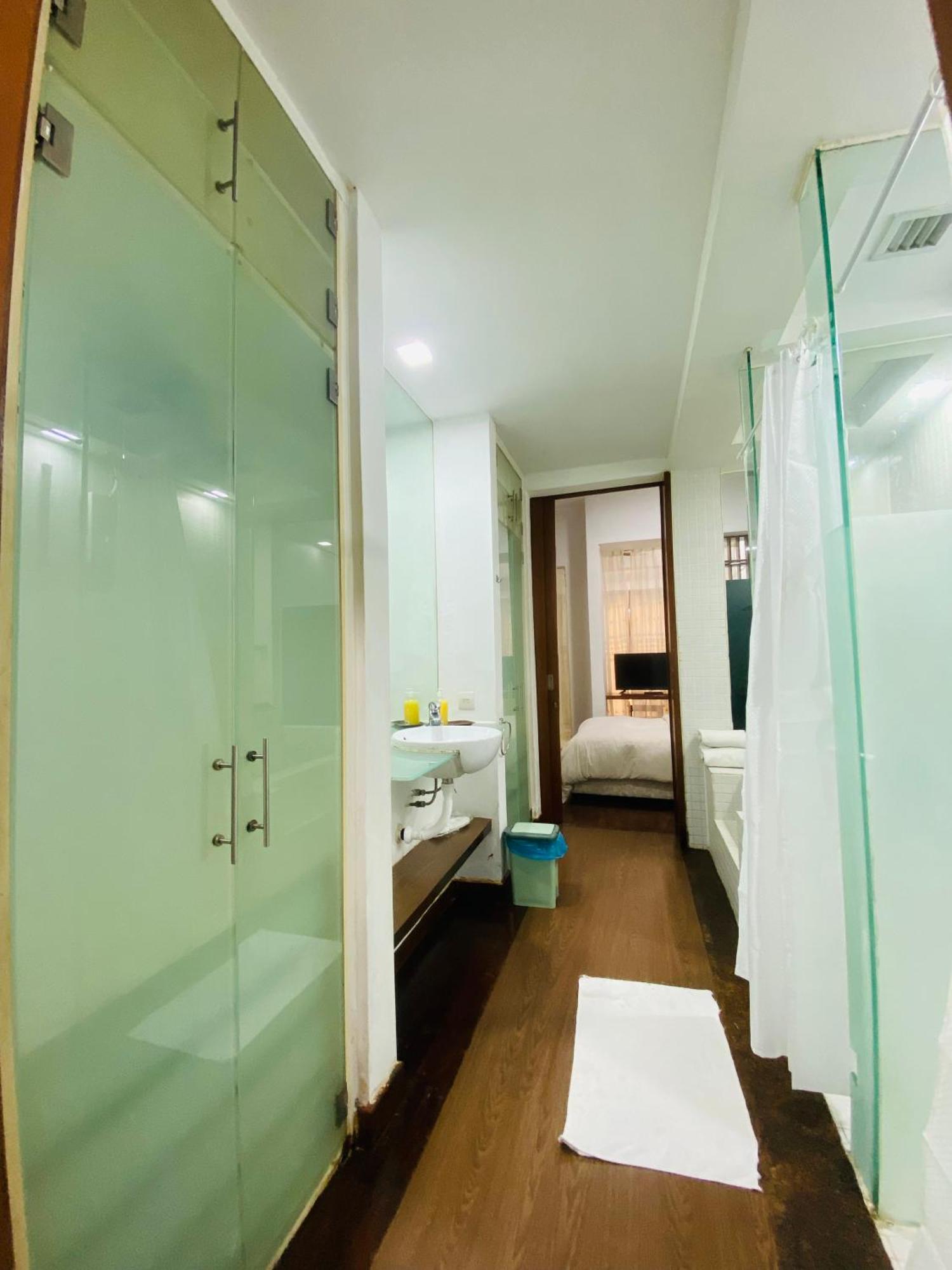 Peninsula Residences Apartemen